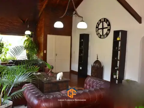 Casa 5 ambientes con 3 baños
