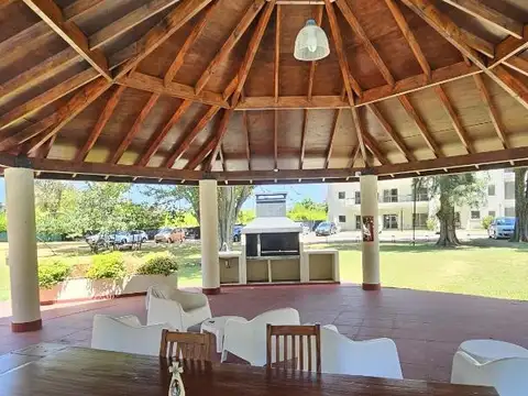 Excelente mono ambiente en alquiler en Aston Village