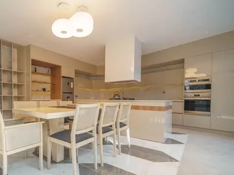 VENTA CASA A ESTRENAR 3 o 4 AMB CON PISCINA