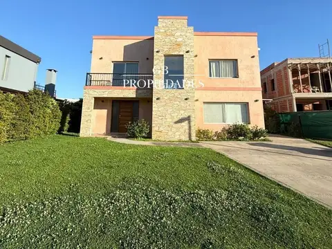 Alquiler de Casa 5 AMBIENTES en Ayres Plaza, Pilar