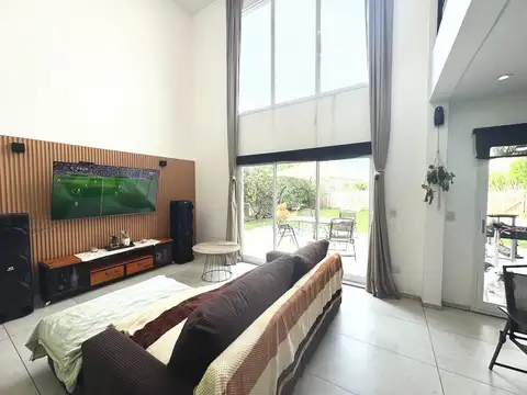 Casa en Venta en Laguna Azul, USD 134.500