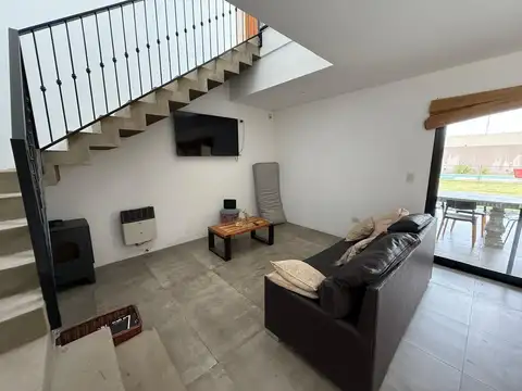 Casa en Alquiler de 3 dormitorios