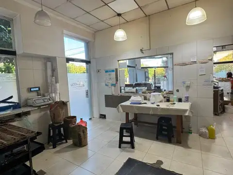 Local en Venta Via Púb.