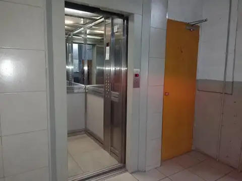 2 Cocheras en venta en Micro Centro