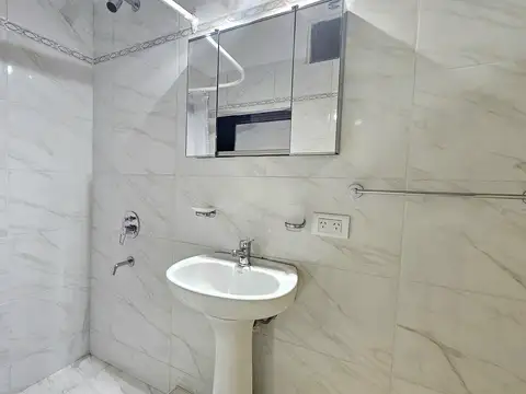 Departamento en Alquiler en Parque Rivadavia, $ 670.000