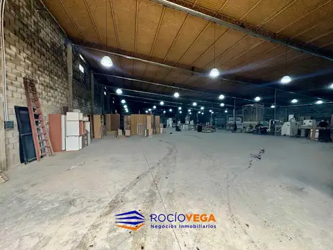 Galpón en venta en Pontevedra, Merlo