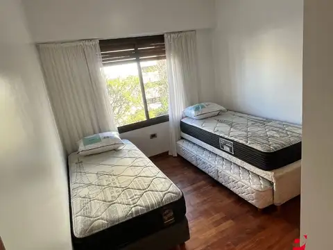 Departamento en Alquiler con 1 cocheras