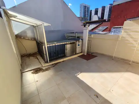 Parque Patricios PH Av Jujuy 1800 Terraza Propia Pb y Primer Piso