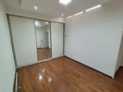 Depto Tipo Casa en Venta en Parque Patricios, USD 95.000