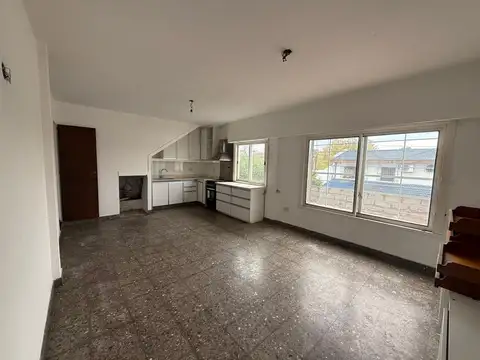 Depto Tipo Casa en Alquiler al Este