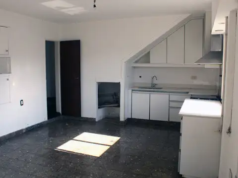 PH de 3 ambientes en dos plantas con amplia terraza, muy luminoso