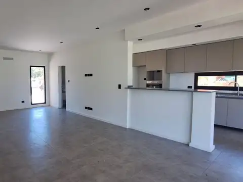 Casa en Venta en Pilar Del Este, USD 185.000