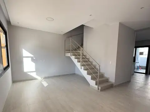 Duplex en venta greenville 2 Living comedor separado
