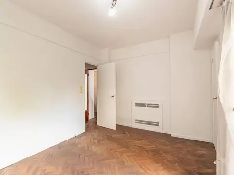 Dpto 3 Ambientes c/dependencia en Venta - Balcón al frente