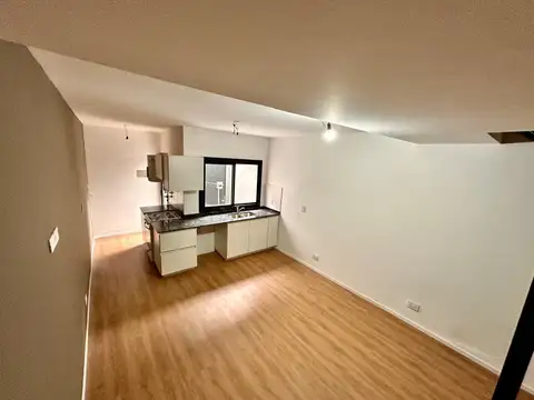 Marcos Lenzoni al 1000. Arroyito. Duplex. Semi Nuevo