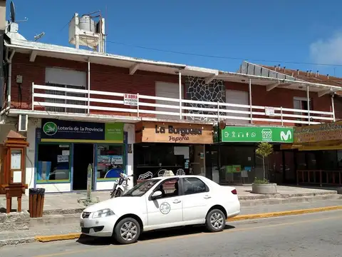 Paseo 105 entre Avenida 3 y Avenida 3 100