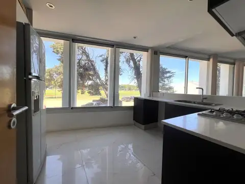 Departamento 4 ambientes con 3 baños