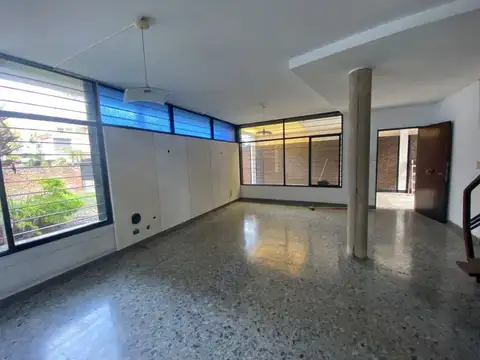 Depto Tipo Casa en Alquiler en Ramos Mejía, $ 2.300.000