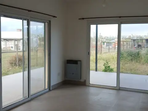 Casa 3 ambientes con 1 baño