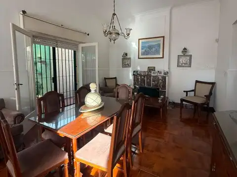 Casa 3 ambientes con 2 baños