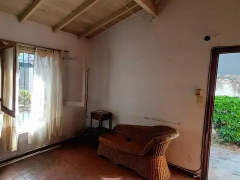 Casa 4 ambientes con 1 baño