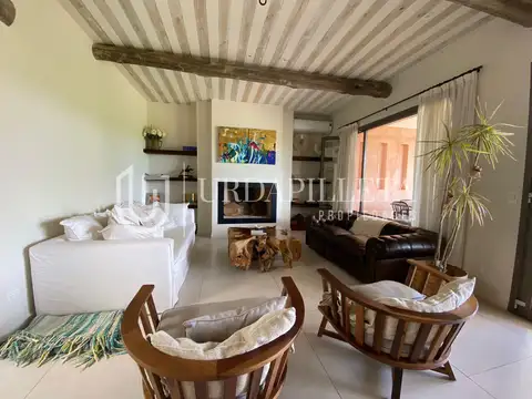 Casa en Alquiler en Pilara, USD 4.500