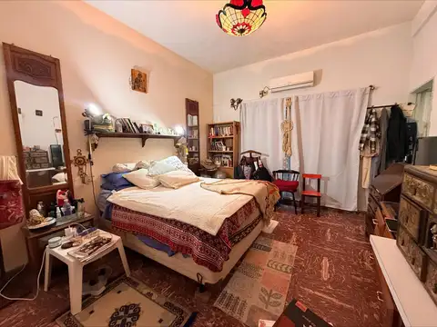 Casa 7 ambientes con 2 baños