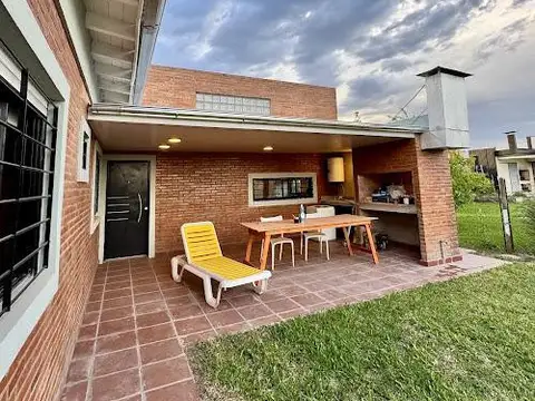 Casa en alquiler 3 dormitorios en Fincas de ibarlucea