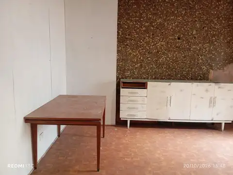 Caseros 2100, Piso 1°