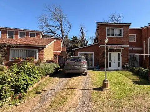 Casa En Alquiler En Calle Los Andes 300