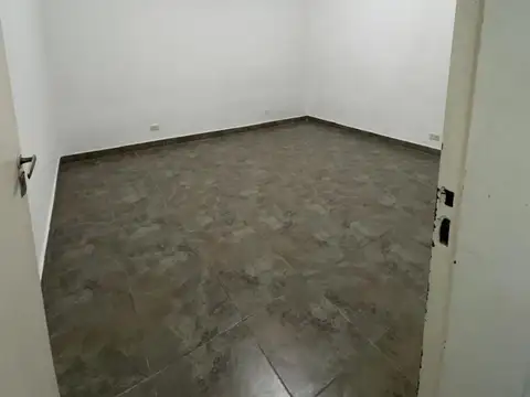 SOLIS 100, Piso 1
