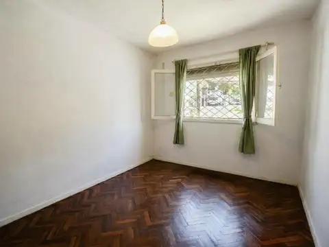 Venta casa dos dormitorios y garage Nuevo Paris