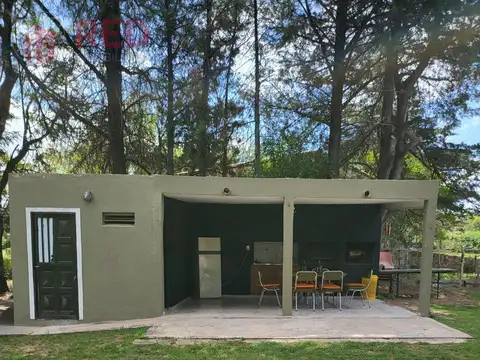 Casa 9 ambientes con 2 baños