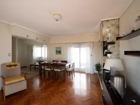 VENTA DEPARTAMENTO 4 AMBIENTES FLORES BALCON BAULERA