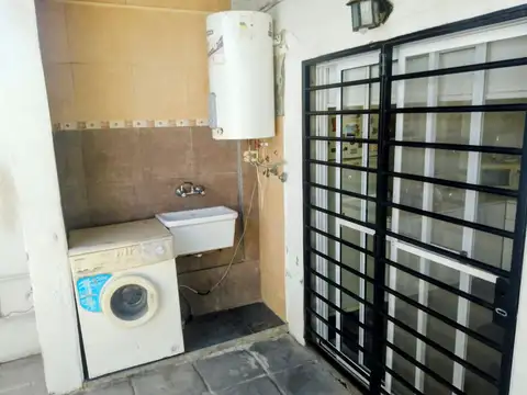 Depto Tipo Casa 2 ambientes con 1 baño