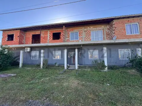 casa en Bloque con Quincho y Piscina Alta Rentabilidad en Pilar Villa Rosa