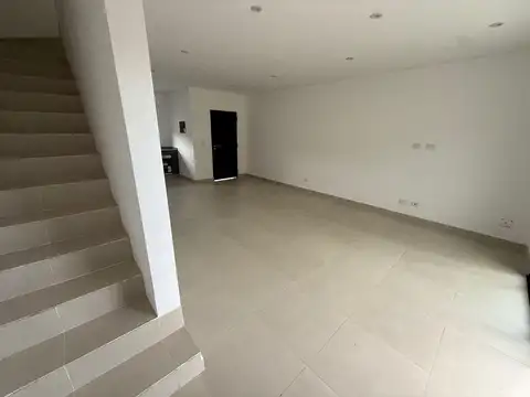 VENTA Duplex de 4 ambientes,en El Aljibe, Pilar UF 100