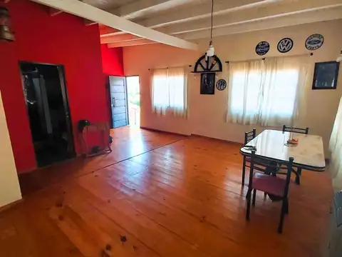 Casa con Departamento en BURZACO. GRAN OPORTUNIDAD