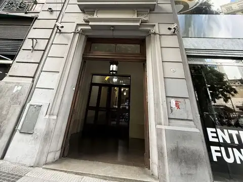 Av. Pres. Roque Saenz Peña 600, Piso 5
