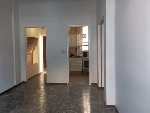 Av. Avellaneda 3700, Piso 1