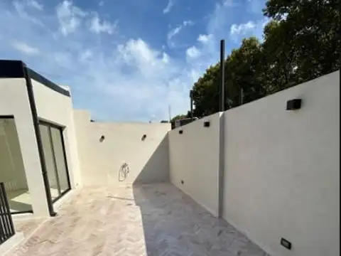 Depto Tipo Casa 5 ambientes con 2 baños