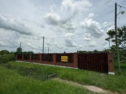 Lote de 800m² parquizado con Quincho en Altos Verdes