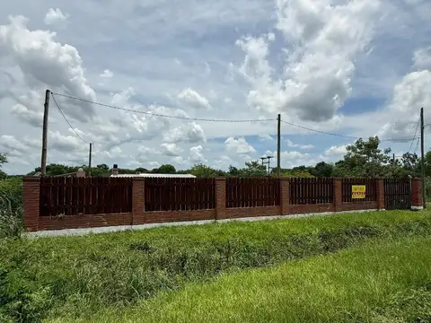 Lote de 800m² parquizado con Quincho en Altos Verdes