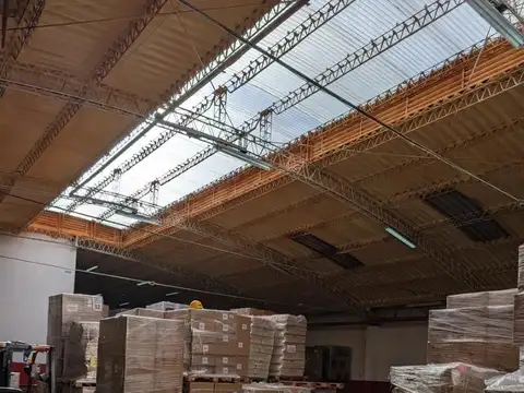 Venta de Depósito/ Galpón de 750 m² en Villa Ortúzar