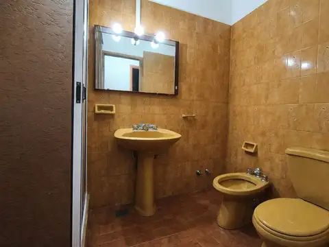 CASA EN VENTA EN FLORENCIO VARELA