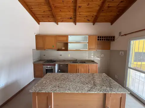 Casa 5 ambientes con 3 baños