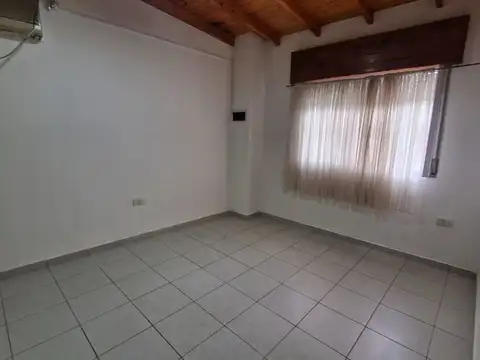 Depto Tipo Casa en Alquiler de 1 dormitorio