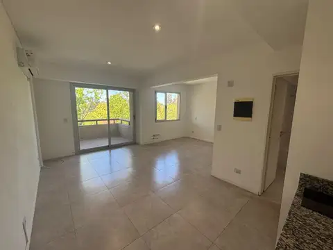 Departamento en Alquiler en Villa del Lago, $ 649.000