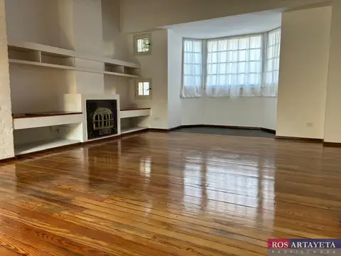 Casa en Alquiler en La Lucila, USD 2.800
