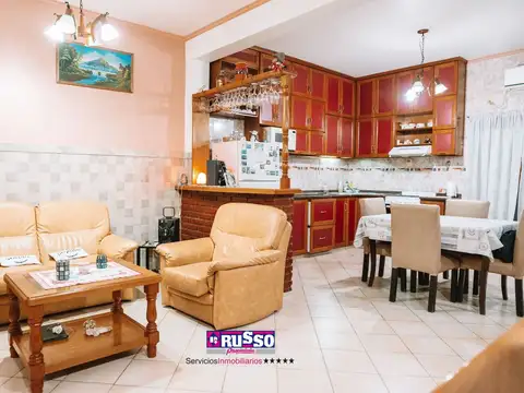 Venta Casa 4 ambientes Isidro Casanova